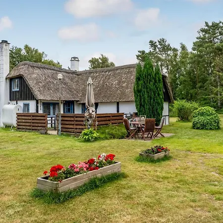Holiday home Hoat - 1-7km From The Sea By Interhome *